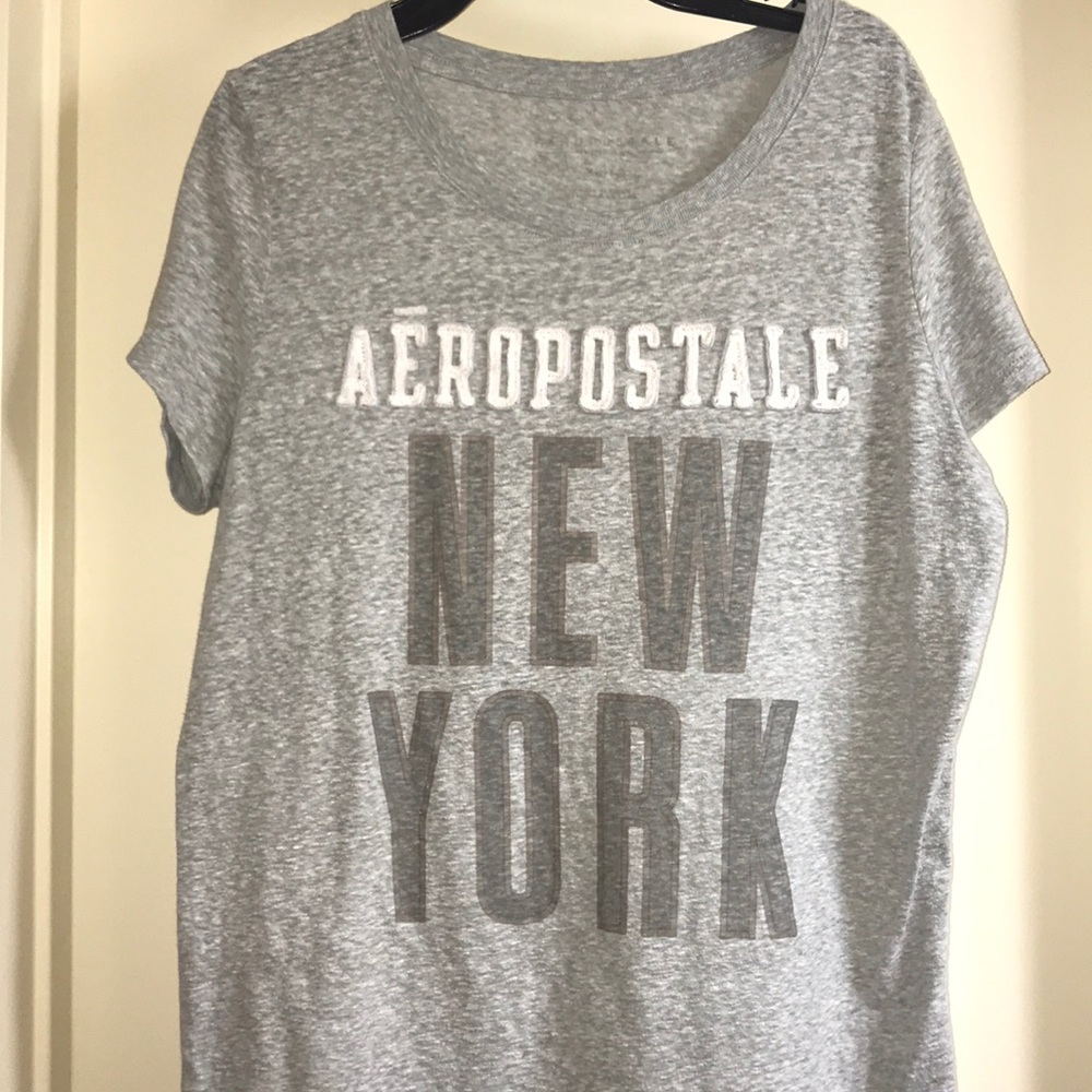 Gray Aeropostale New York T-shirt